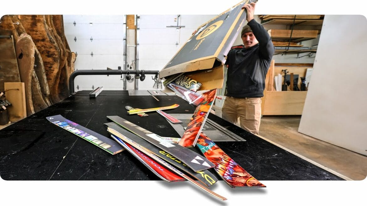 Blacktail Studio met een gigantische tafel