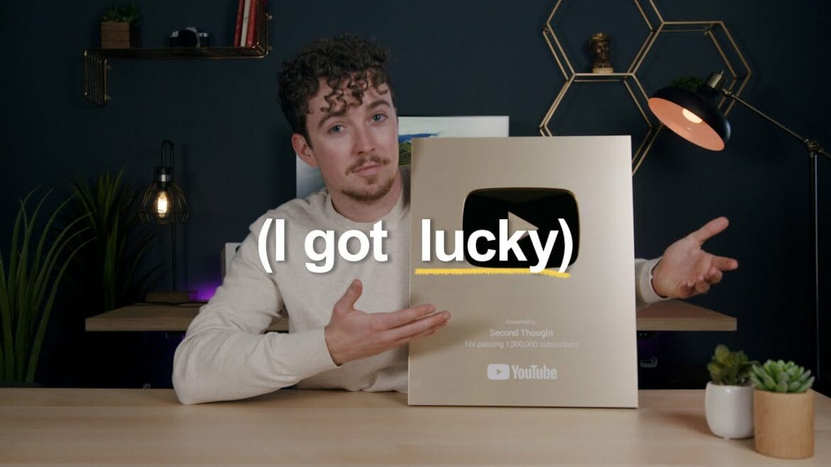 JT Chapman voor zijn YouTube PlayButton