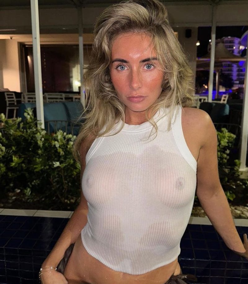 Bonnie in wit t-shirt