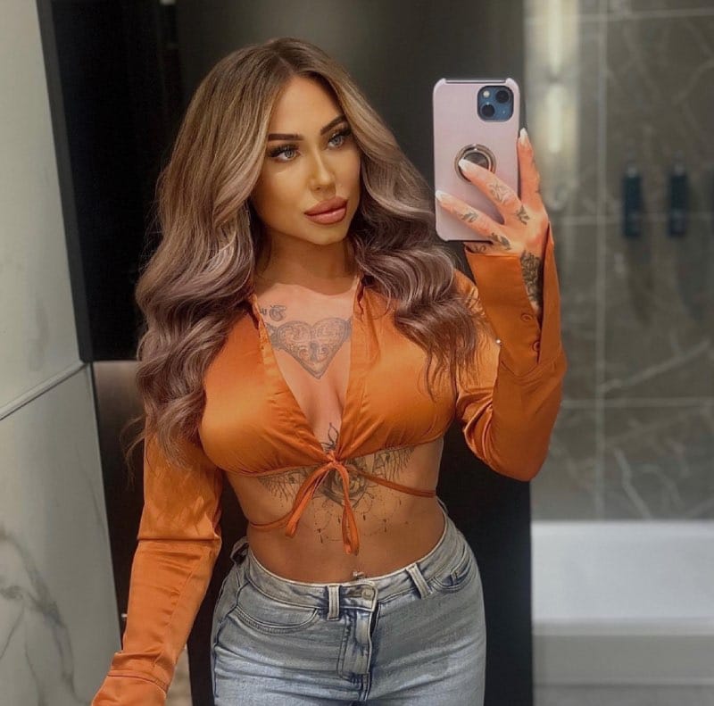 Carmen in oranje topje