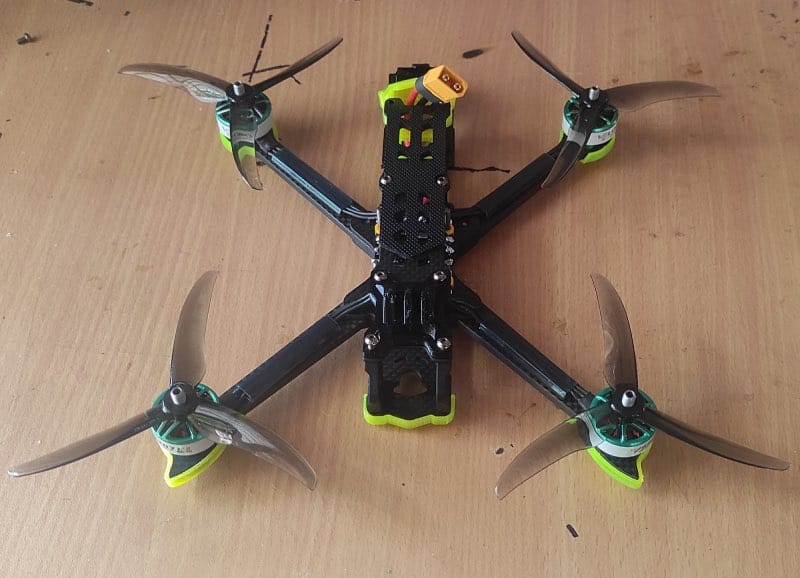 FPV Drone vs DJI Avata