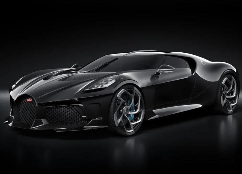 La voiture noire Bugatti 