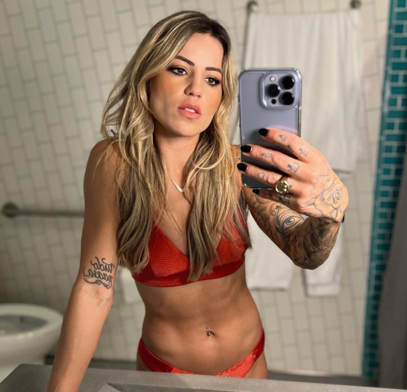 Leticia in rood 
