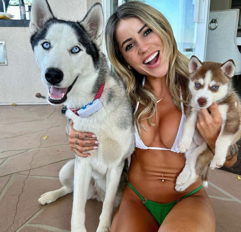 Leticia met honden