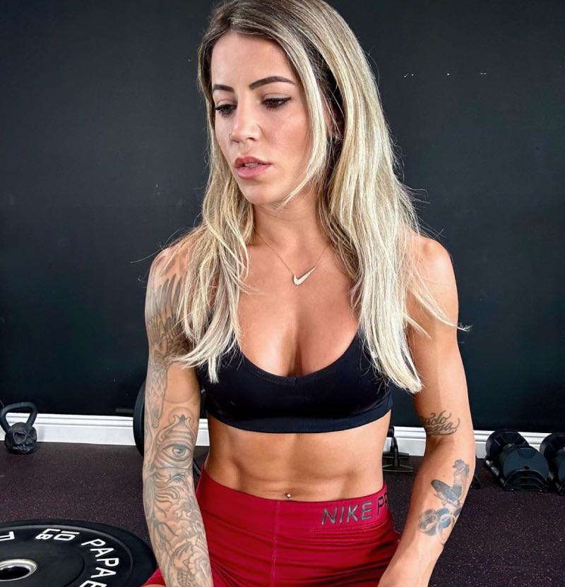Leticia in gym foto