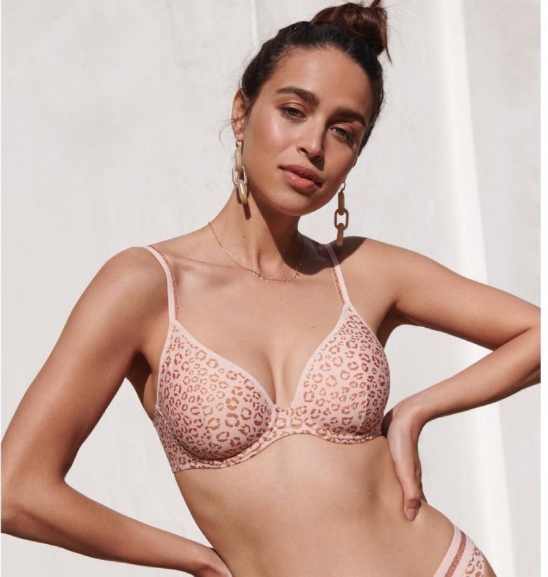 Afra roze