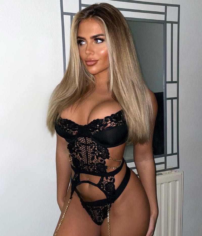 Sexy Catia in lingerie 