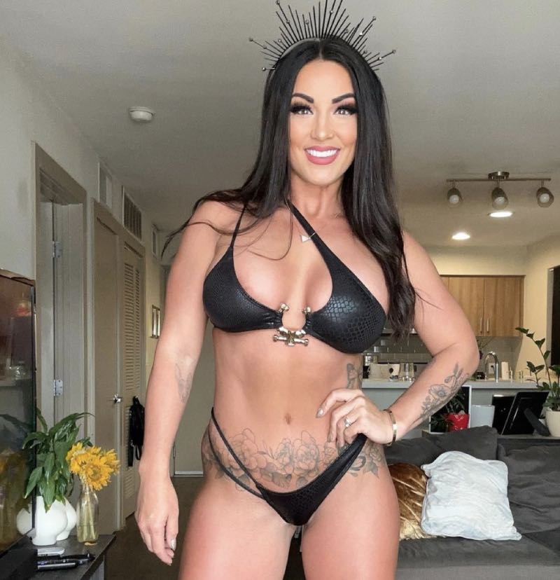 bikini pose 