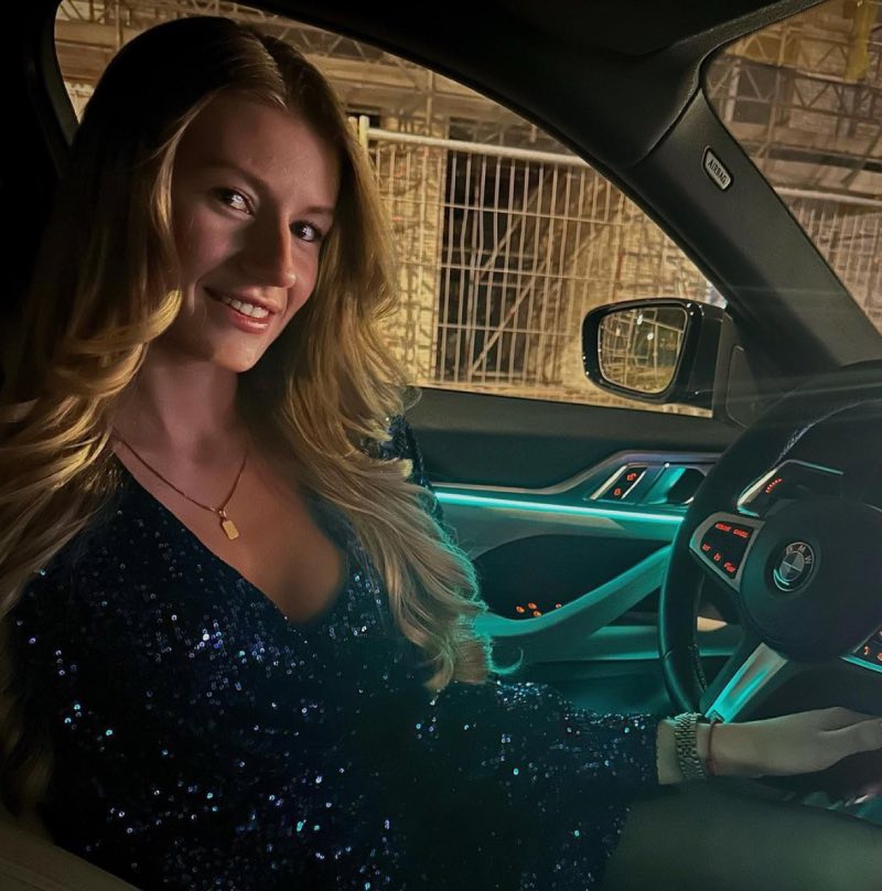 Evelyn in BMW