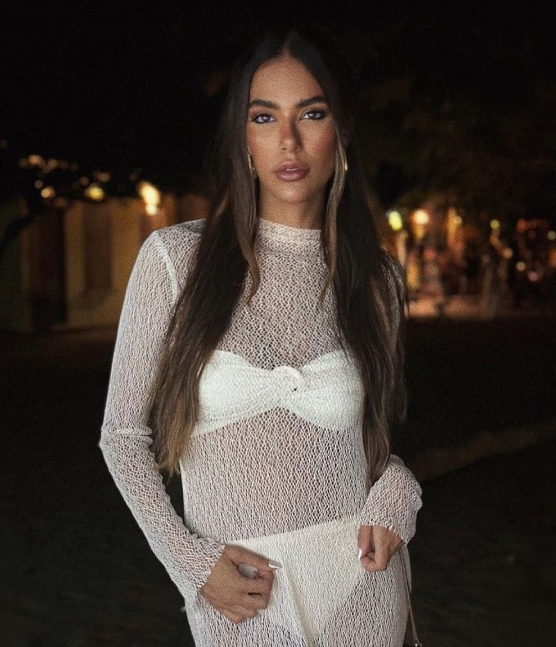 Gabrielle in sexy jurk