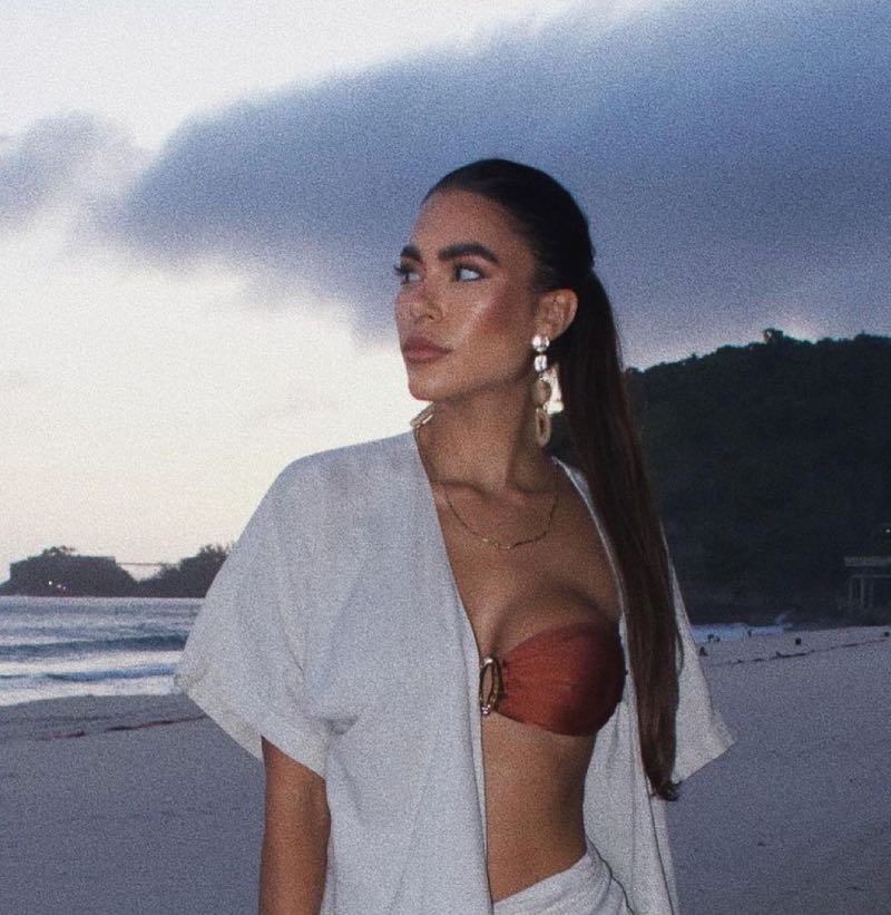 Gabrielle in wit topje
