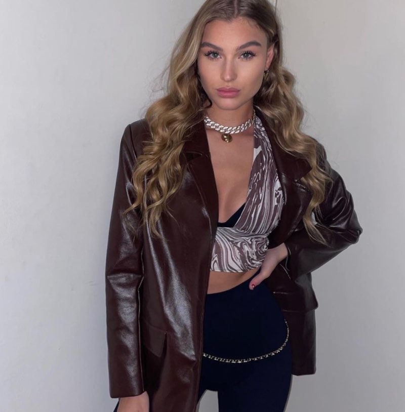 Imke in feest outfit 