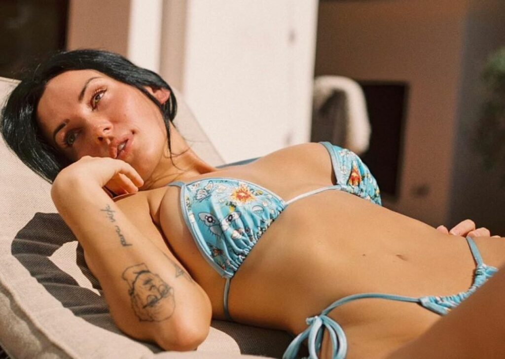 Kayla in bikini