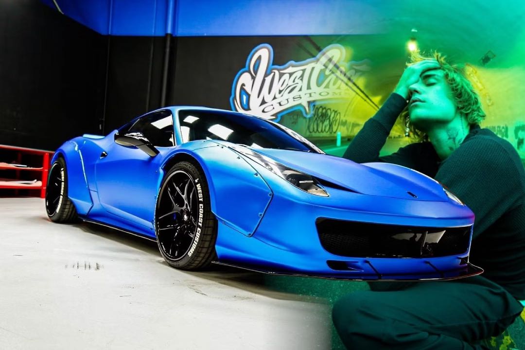 Justin en ferrari blacklist