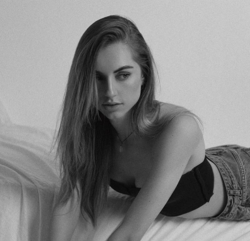 Karen op bed