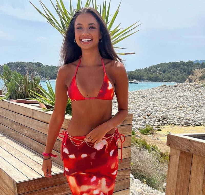 Darcie in rood
