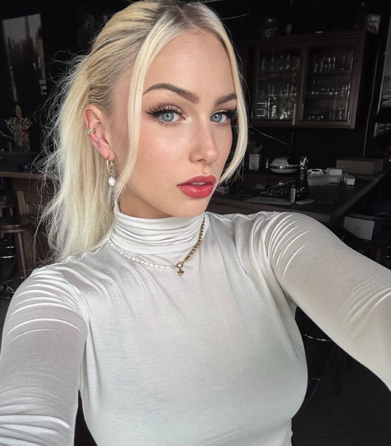 sexy blondine