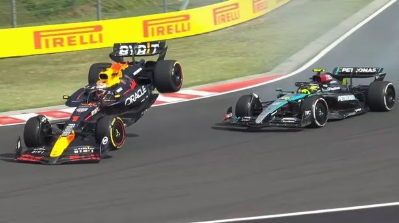 Max verstappen in de lucht 