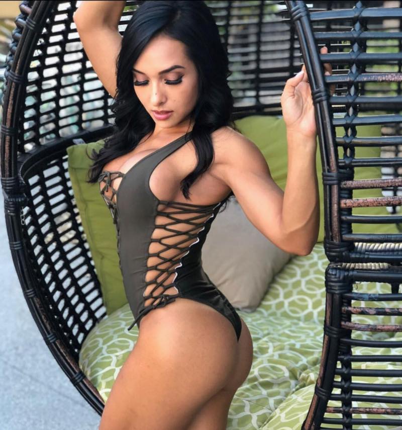 Vanessa in badpak