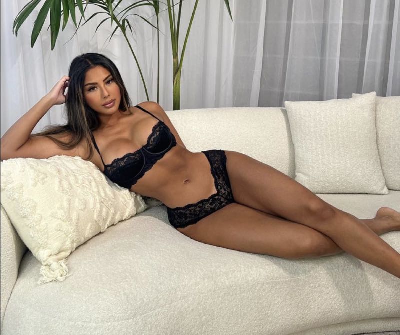 Erika in sexy lingerie