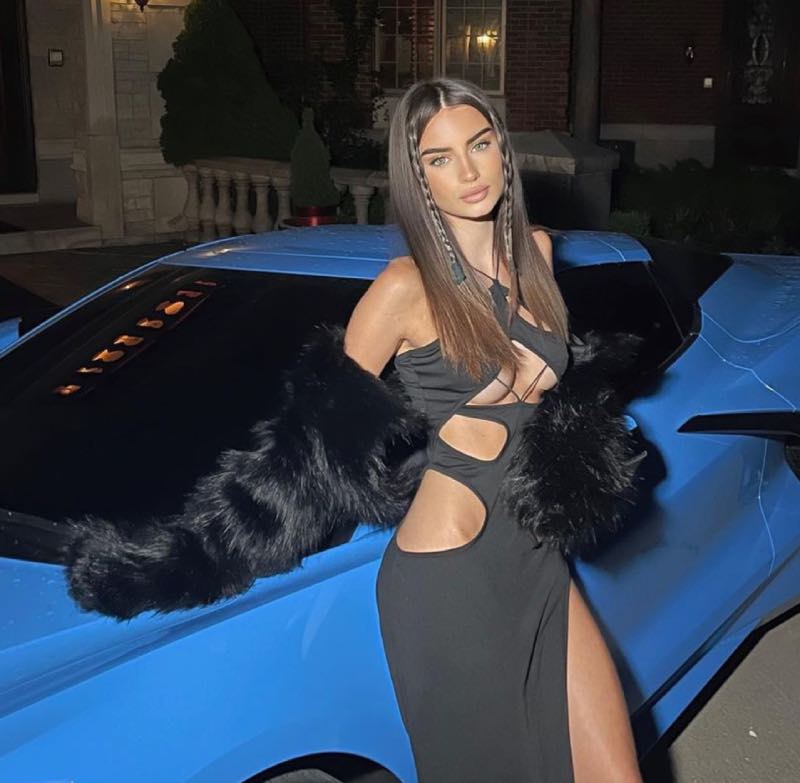 Martina voor auto