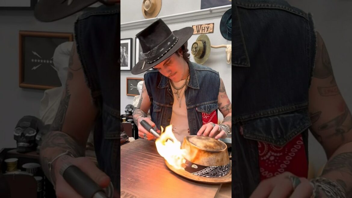 'Why Hats' op YouTube