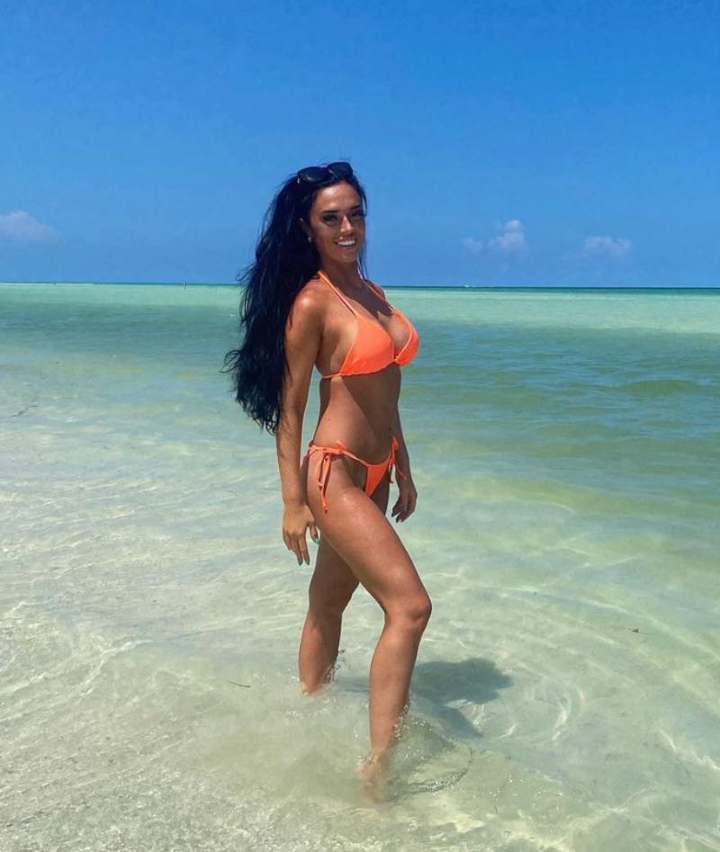 Becky in oranje