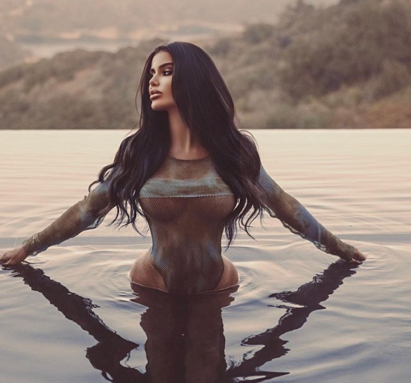 Babe in zwembad