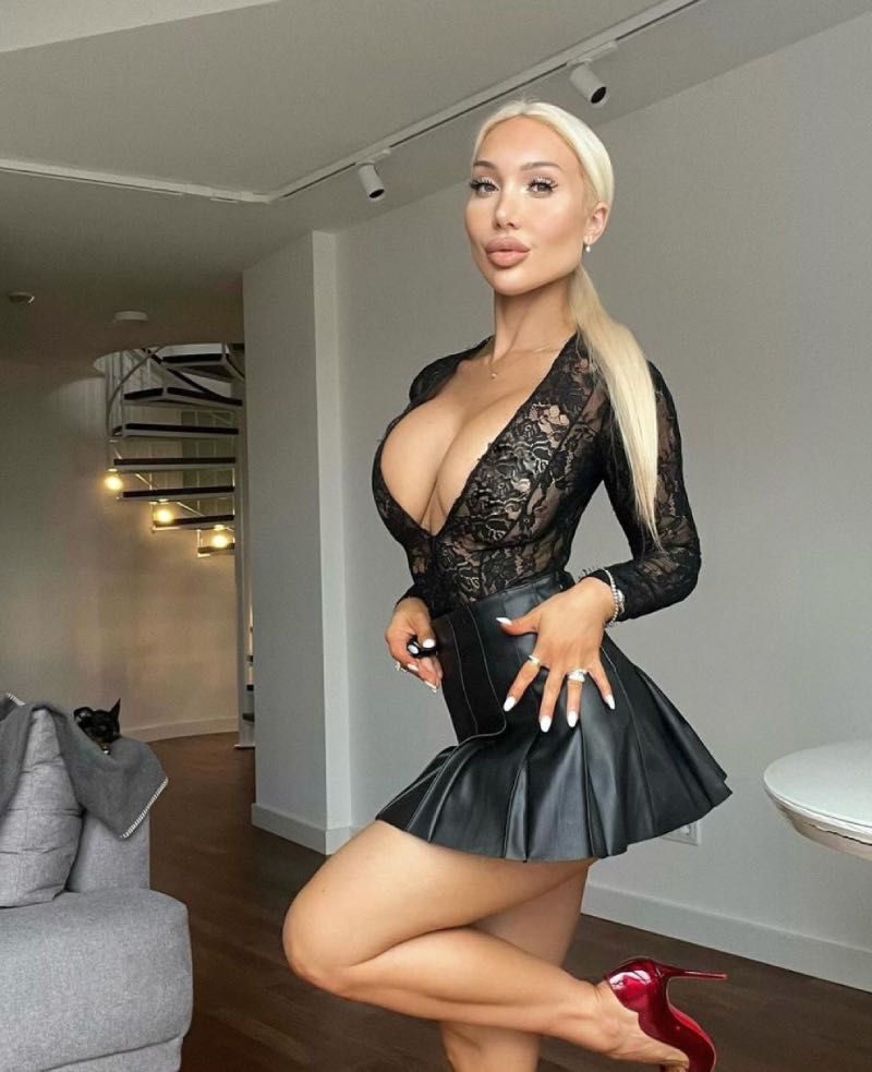 Cornelia in rokje