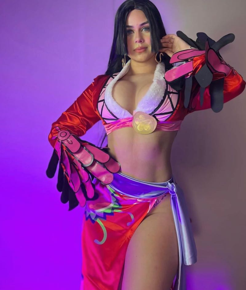 Babe in cosplay