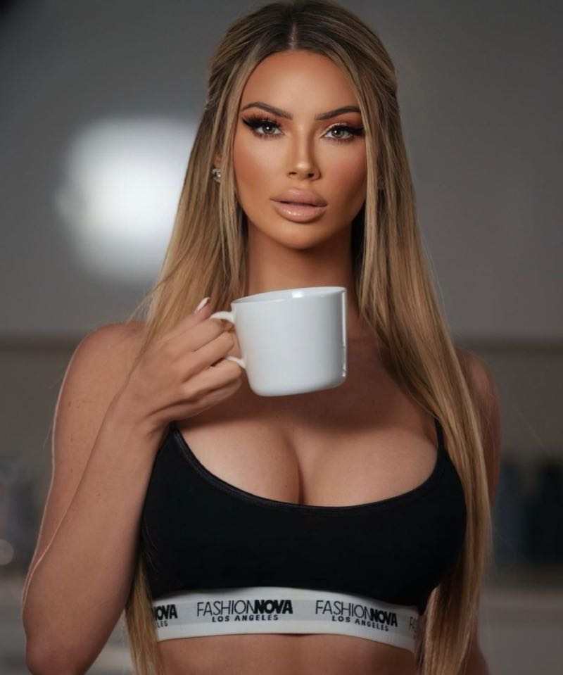 Bri met koffie