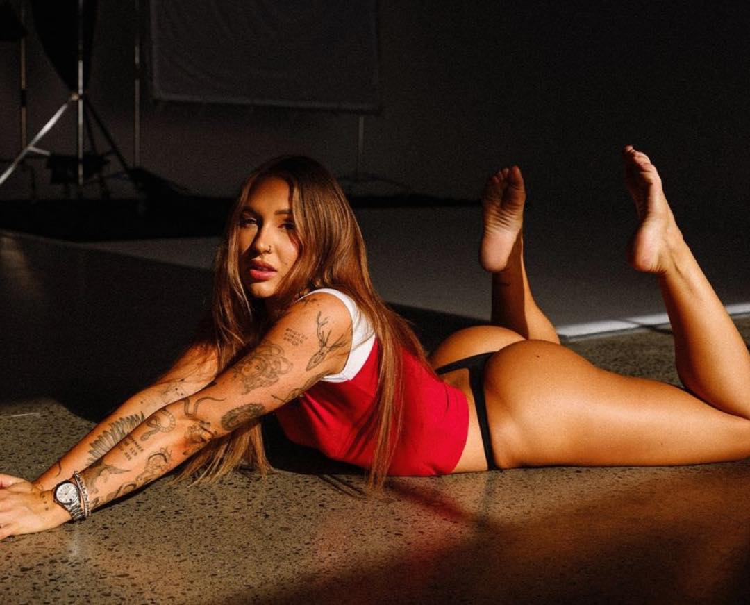Babe in rood FT