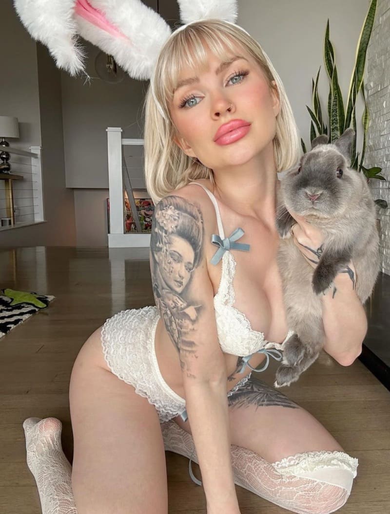 Layna met konijn
