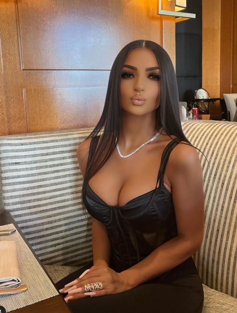 Sexy babe dikke tieten