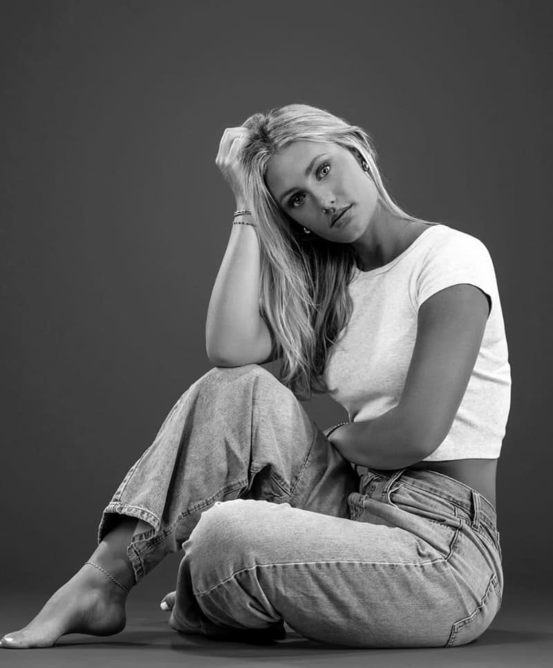 Maddie Zwart wit