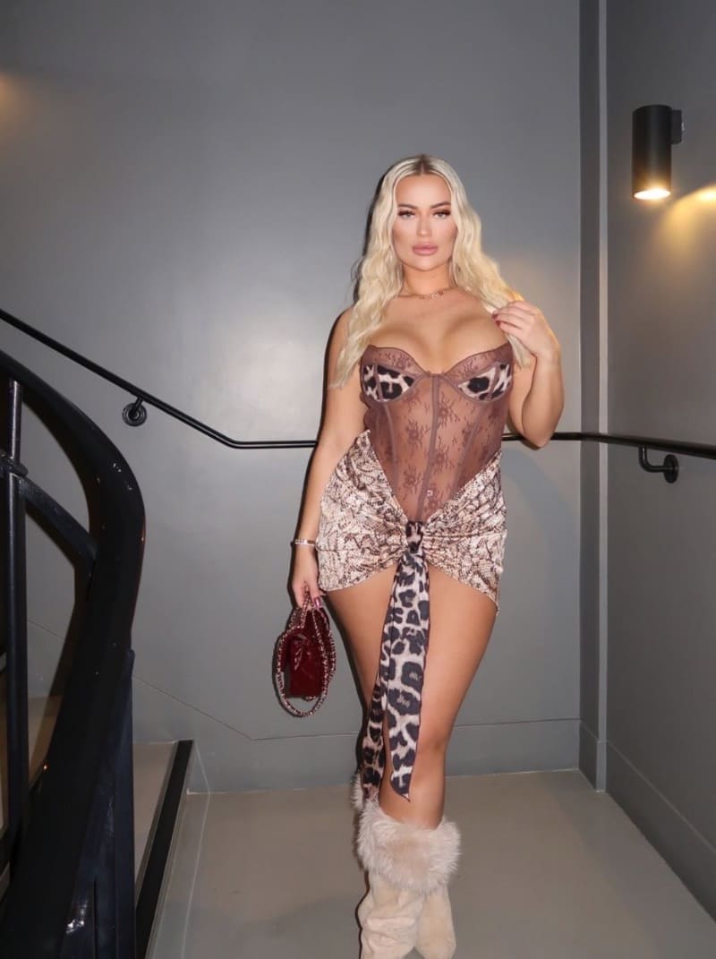 Babe in outfit