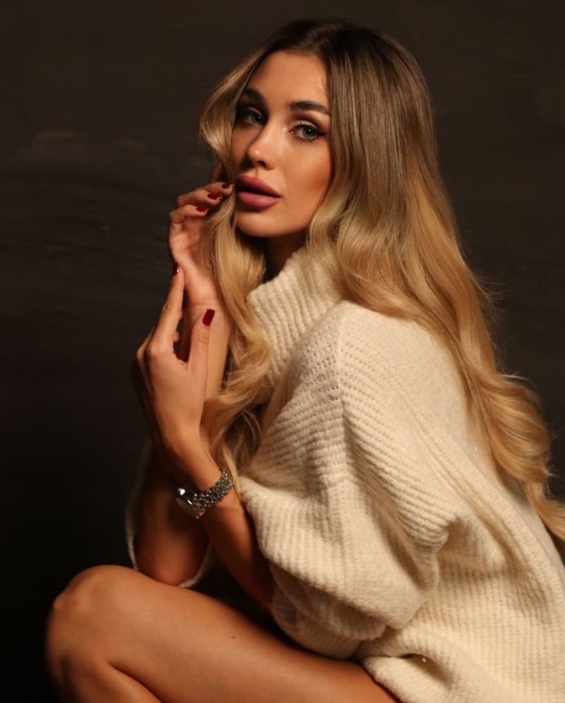 Gina in beige topje