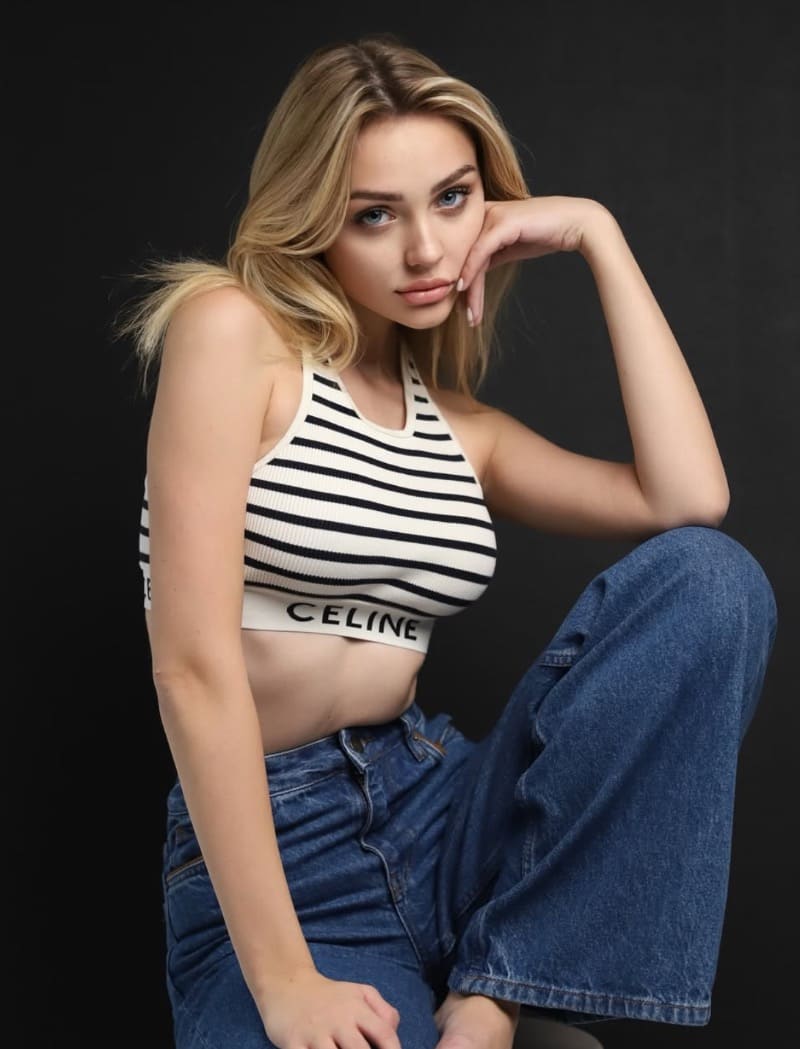 Yana in jeans
