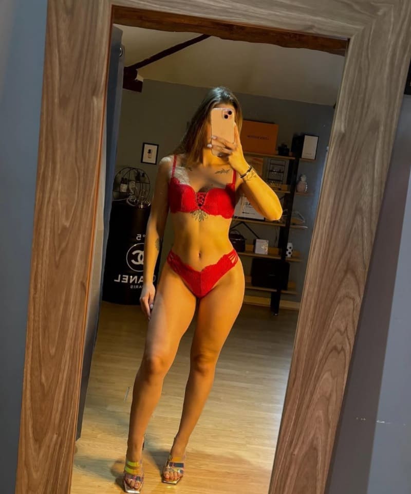 Babe in rood
