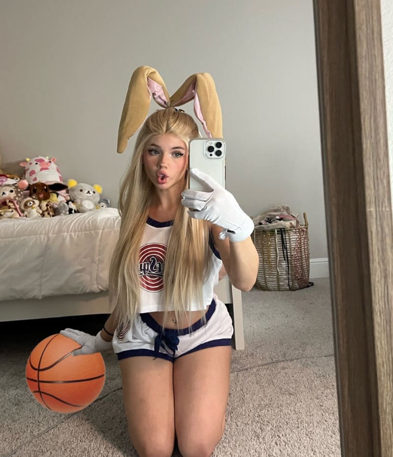Winnie Bunny cosplay