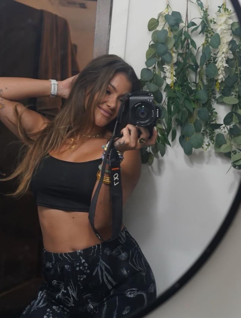 Tori in sexy outfit