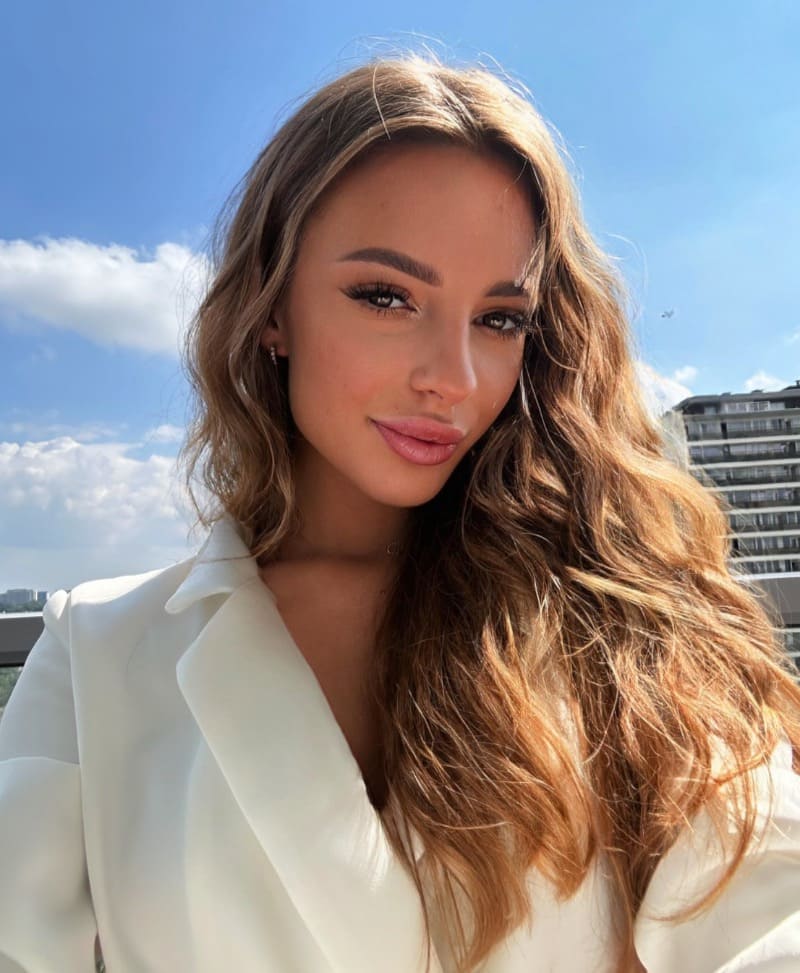 Celine selfie