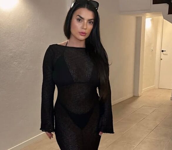 Hottie in sexy zwarte jurk FT Alaw
