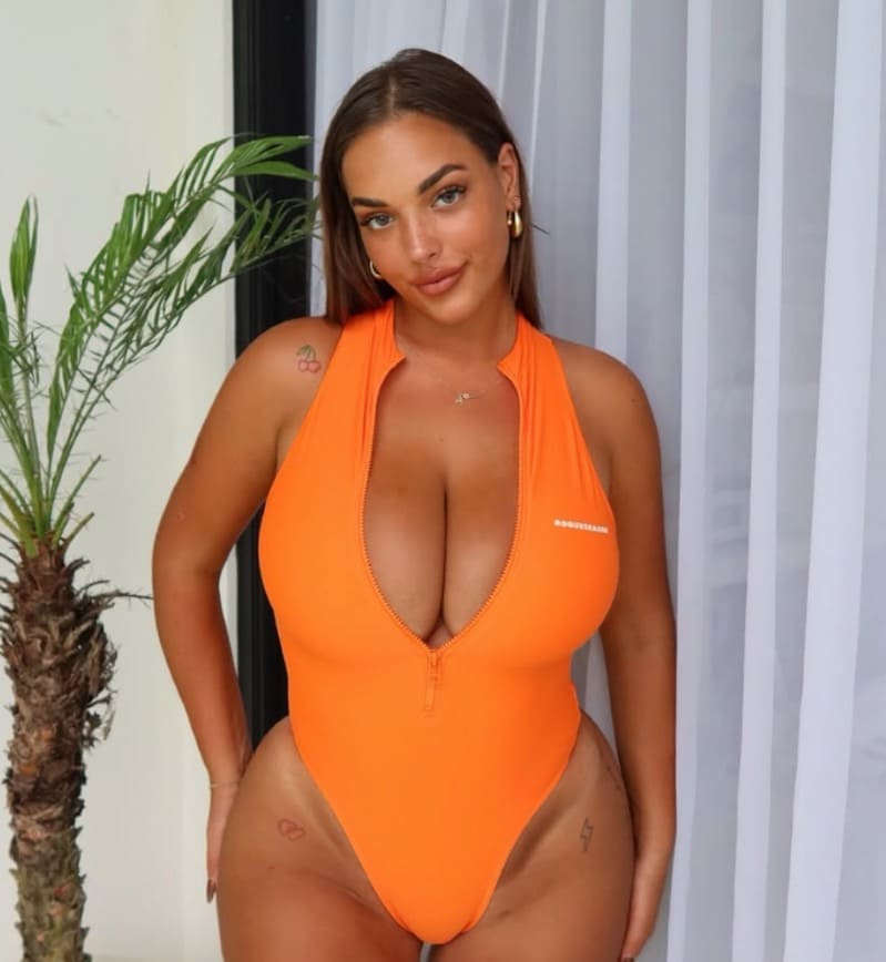 Hottie in oranje badpak