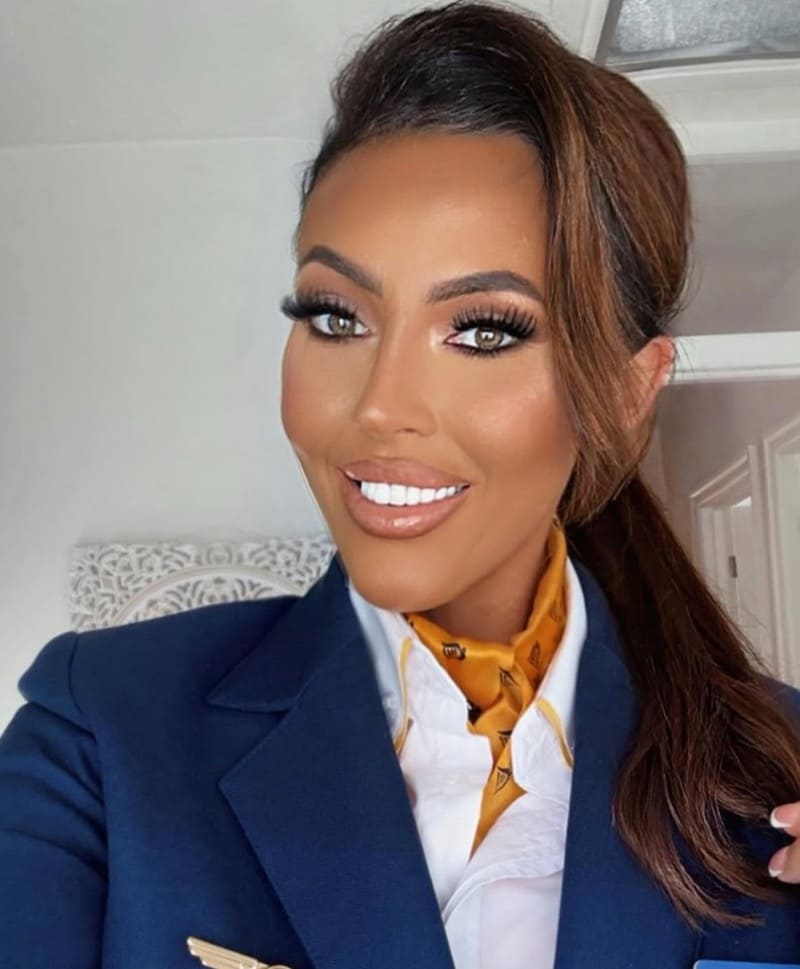 Francie-jo in sexy ryanair outfit