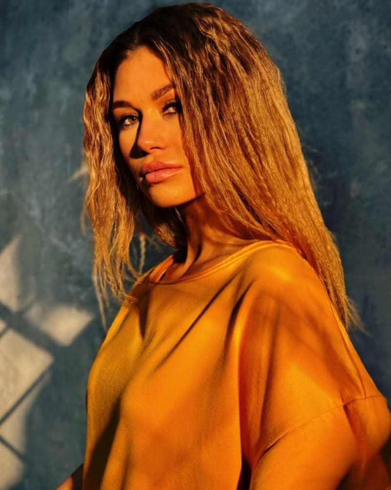 Michaela in sexy licht
