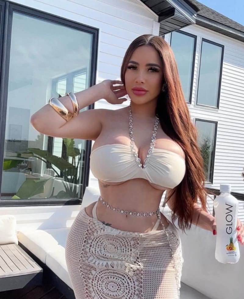 Debbie in sexy jurkje