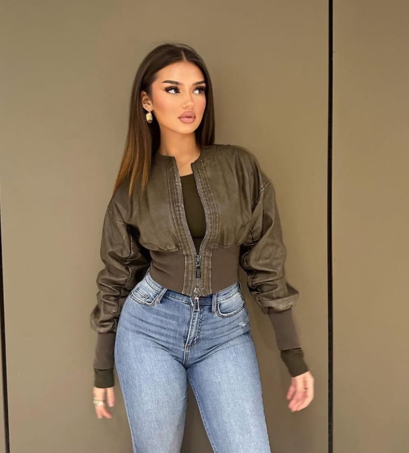 Babe in jeans