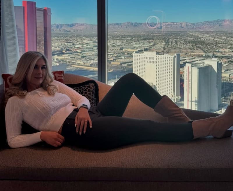 Babe in jeans