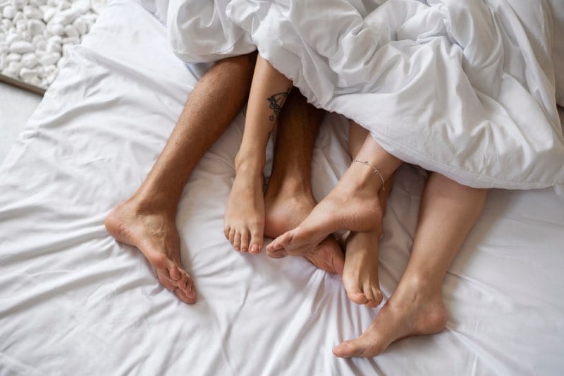 Trio in bed FT